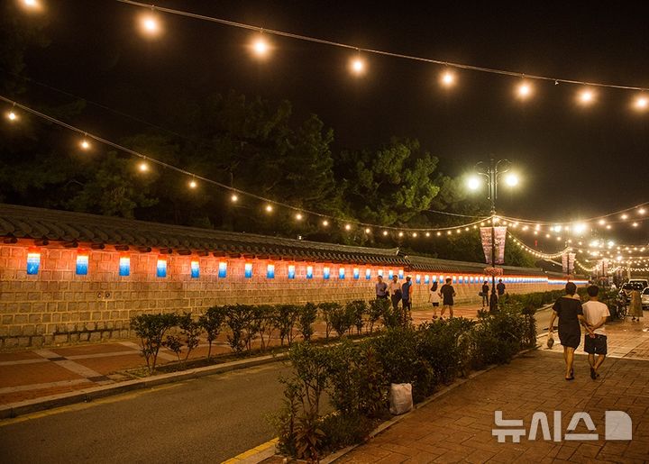 [김해=뉴시스]김해 봄 걷기 좋은 명소 수로왕릉길. 뉴시스DB. photo@newsis.com