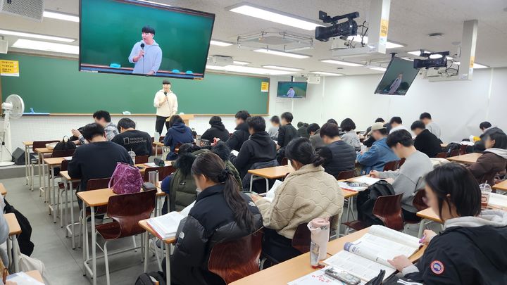 [서울=뉴시스]공무원 시험 준비하는 수험생들.(사진=에듀윌 제공) 2026.03.27.photo@newsis.com *재판매 및 DB 금지