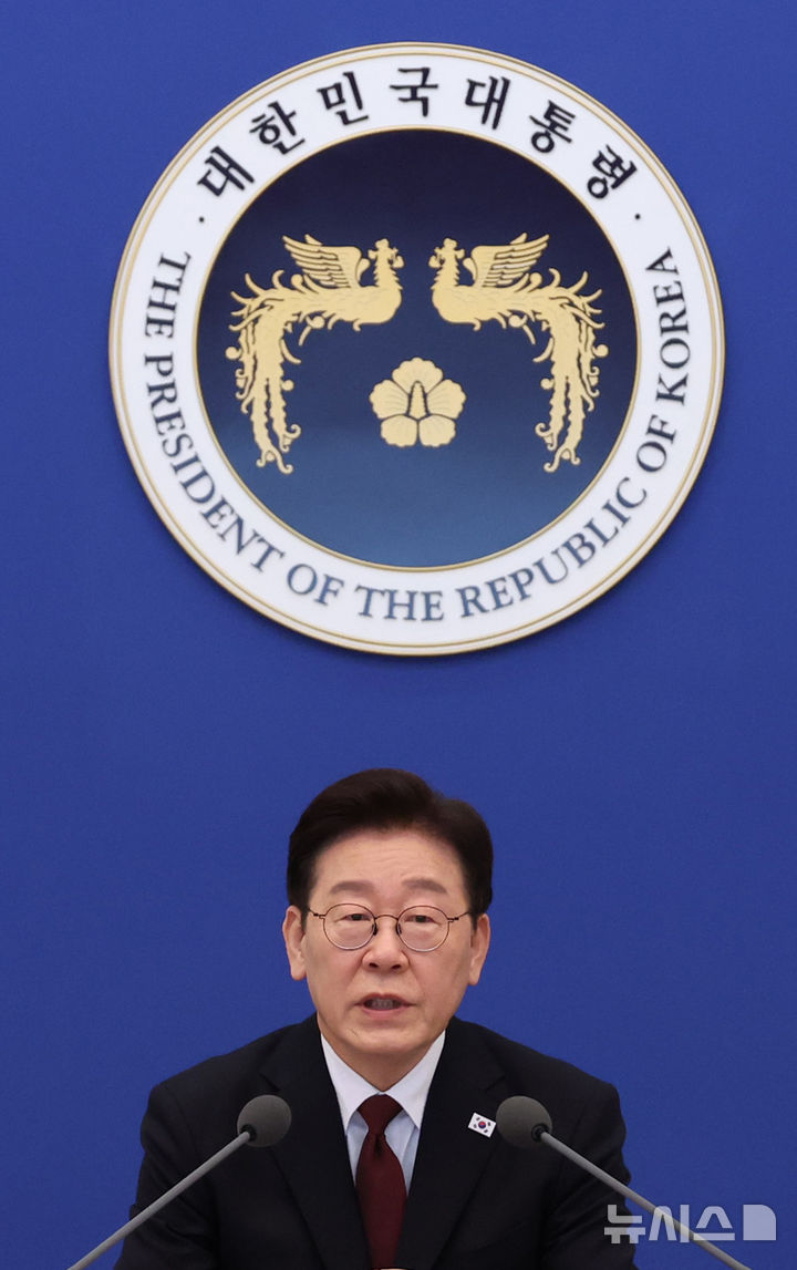 [서울=뉴시스] 최동준 기자 = 이재명 대통령이 26일 청와대에서 열린 비상경제점검회의에서 발언하고 있다. 2026.03.26. photocdj@newsis.com