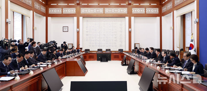 [서울=뉴시스] 최동준 기자 = 이재명 대통령이 26일 청와대에서 열린 비상경제점검회의에서 발언하고 있다. 2026.03.26. photocdj@newsis.com