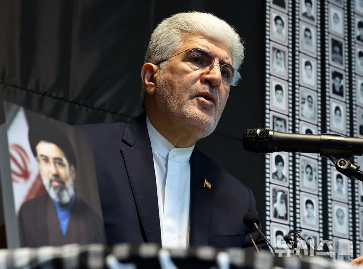 [서울=뉴시스] 최진석 기자 = 사이드 쿠제치 주한 이란대사가 26일 서울 용산구 주한 이란 대사관에서 긴급기자회견을 하고 있다. 2026.03.26. myjs@newsis.com