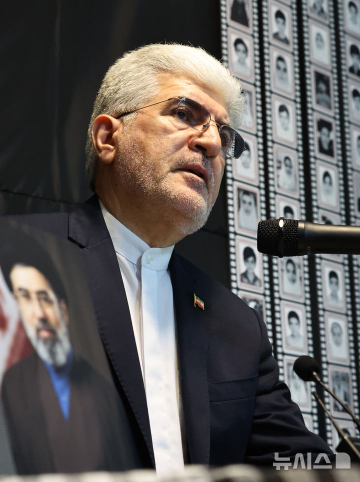 [서울=뉴시스] 최진석 기자 = 사이드 쿠제치 주한 이란대사가 26일 서울 용산구 주한 이란 대사관에서 긴급기자회견을 하고 있다. 2026.03.26. myjs@newsis.com