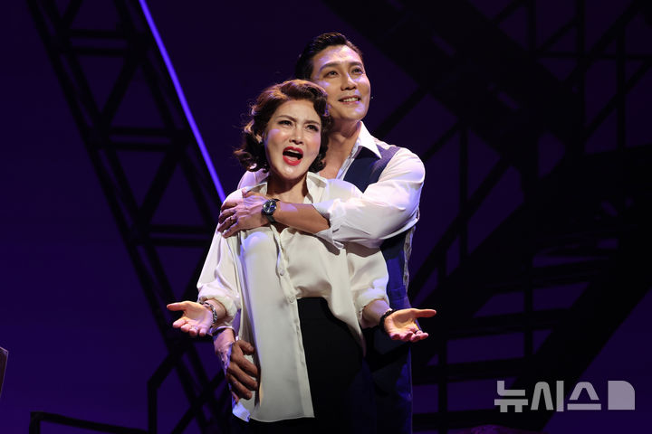 [서울=뉴시스] 박진희 기자 = 뮤지컬 '렘피카' 출연 배우들이 26일 서울 강남구 코엑스아티움 우리은행홀에서 주요 장면을 시연하고 있다. 2026.03.26. pak7130@newsis.com