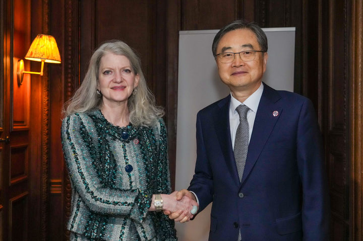 [서울=뉴시스]조현 외교장관, 앨리슨 후커 美 국무부 정무차관 접견. (사진=외교부 제공) 2026.03.27 *재판매 및 DB 금지