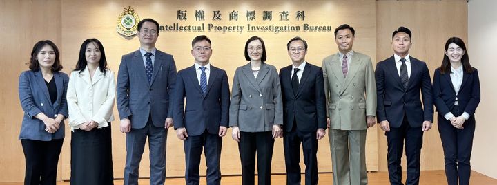 [대전=뉴시스] 26일(현지시간) 홍콩 관세청서 열린 한-홍콩 관세청 실무자 회의에서 참석자들이 기념촬영을 하고 있다. (사진=관세청 제공) 2026.03.27. photo@newsis.com *재판매 및 DB 금지