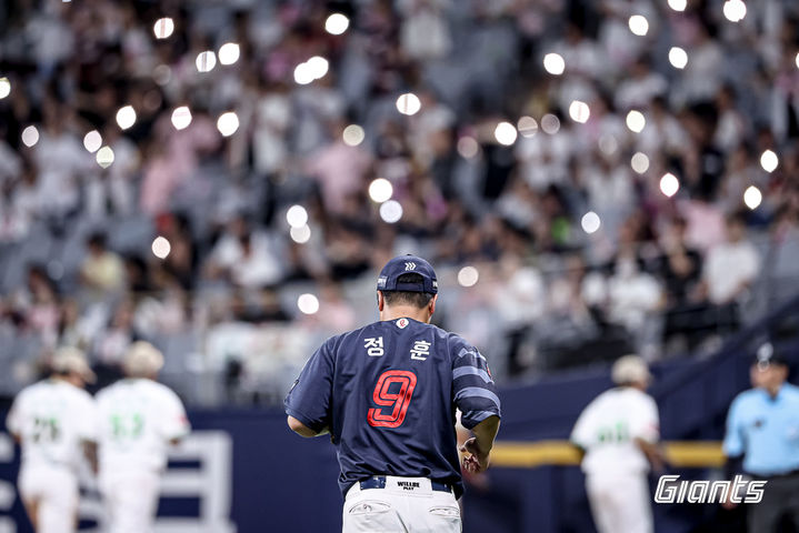 [서울=뉴시스] 정훈. (사진 = 롯데 자이언츠 제공) *재판매 및 DB 금지