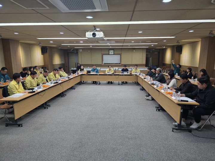 [제주=뉴시스] 27일 오후 제주도청에서 '소나무재선충병 지역방제 거버넌스 회의'가 열리고 있다. (사진=제주도 제공) 2026.03.27. photo@newsis.com *재판매 및 DB 금지