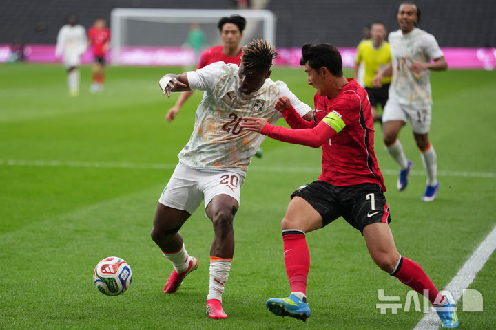 [밀턴케인스=AP/뉴시스] 한국 남자 축구 대표팀의 손흥민. 2026.03.28.