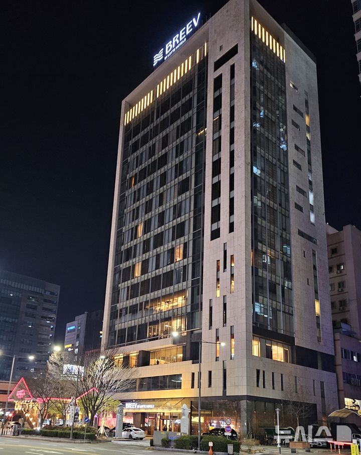 [광주=뉴시스]광주 상무지구 ‘브리브(BREEV) 광주 바이 롯데호텔' 전경