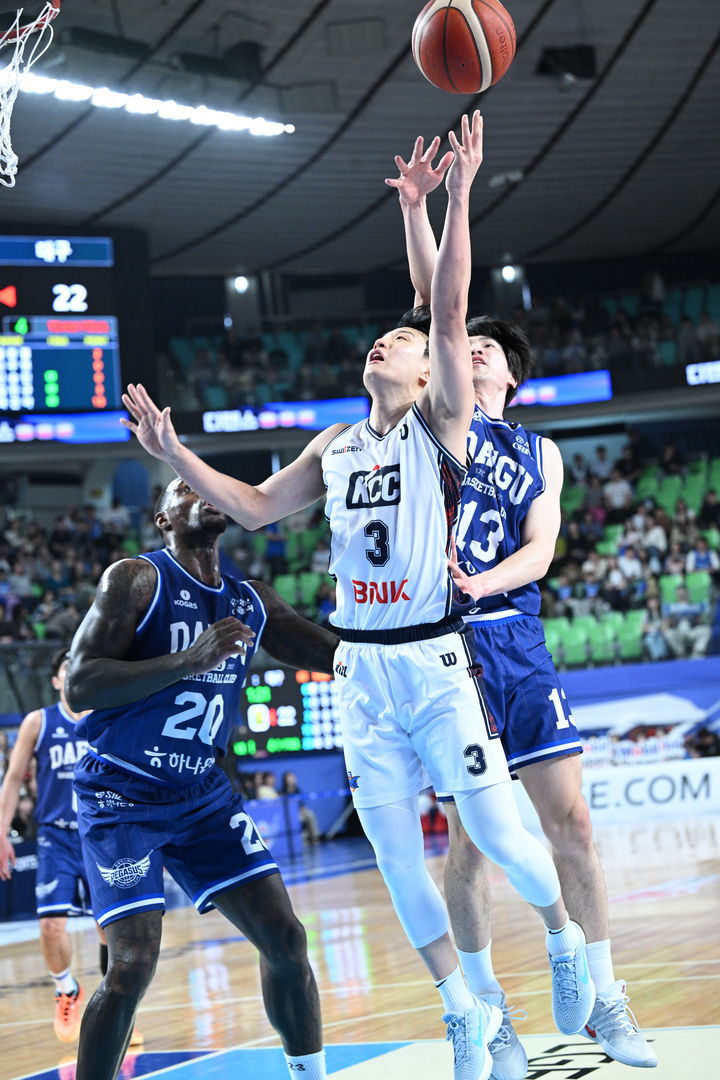 [서울=뉴시스] 프로농구 부산 KCC의 허웅. (사진=KBL 제공)