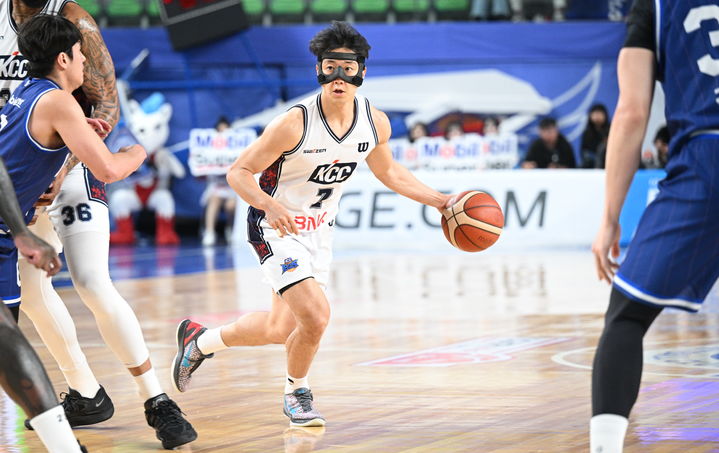 [서울=뉴시스] 프로농구 부산 KCC의 허훈. (사진=KBL 제공) 