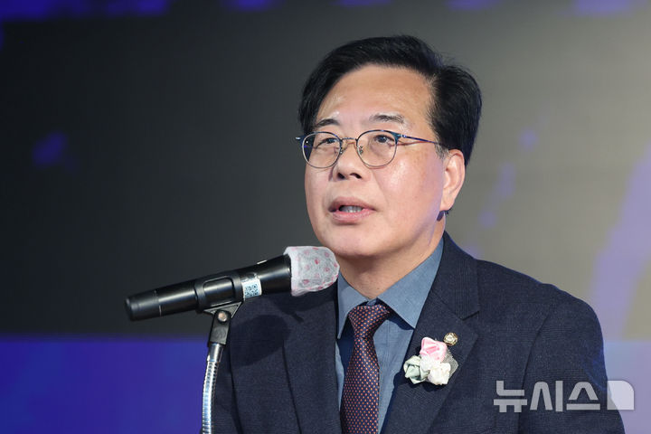 [서울=뉴시스] 권창회 기자 = 송언석 국민의힘 원내대표가 29일 서울 강서구 대한한의사협회에서 열린 제70회 정기대의원총회에서 축사하고 있다. 2026.03.29. kch0523@newsis.com