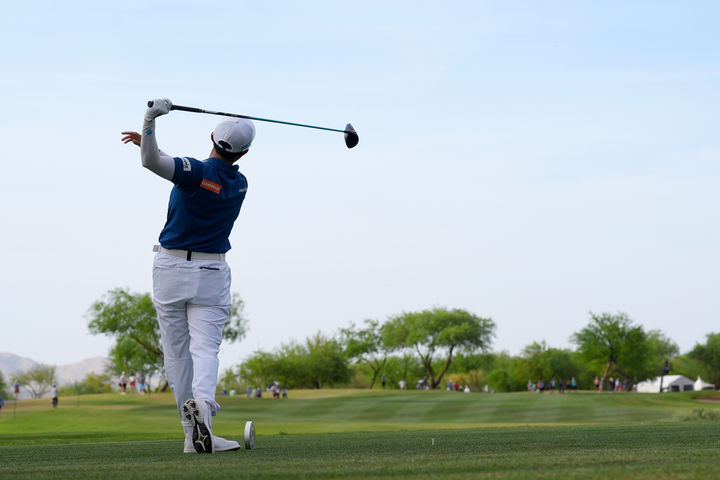 [챈들러=AP/뉴시스] 김효주가 29일(현지 시간) 미 애리조나주 챈들러 윌윈드 골프클럽에서 열린 미국여자프로골프(LPGA) 투어 포드 챔피언십 최종 라운드 16번홀에서 티샷하고 있다. 디펜딩 챔피언 김효주는 최종 합계 28언더파 260타로 우승하며 2연패를 달성했다. 2026.03.30.
