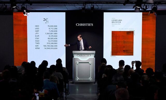 지난 27일 홍콩 더 핸더슨빌딩에서 열린 이브닝 경매에서 게르하르트 리히터의 ‘추상화’가 한화로 약 177억원에 낙찰됐다. 크리스티 홍콩 제공 *재판매 및 DB 금지
