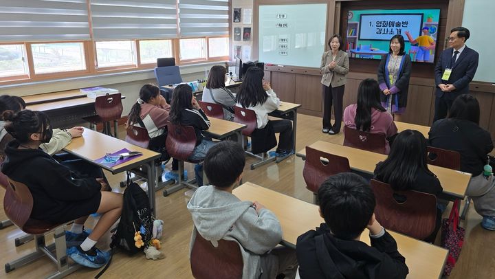 [밀양=뉴시스] 영재교육원 입학생들이 학급별 교실에서 교육과정 오리엔테이션에 참여하고 있다. (사진=밀양교육지원청 제공) 2026.03.30. photo@newsis.com *재판매 및 DB 금지