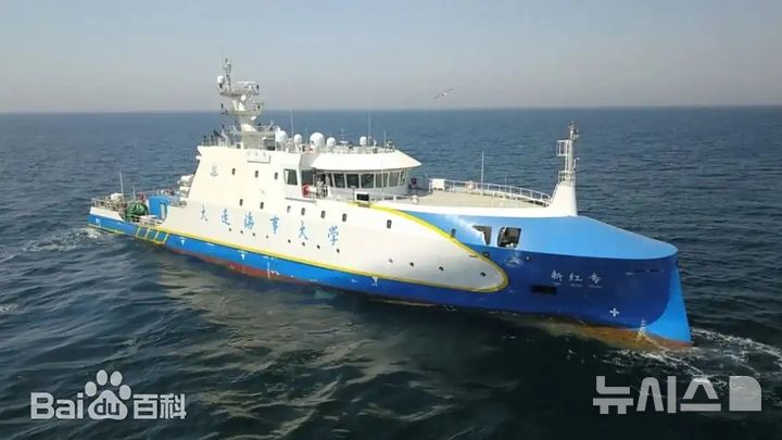 [베이징=뉴시스] 다롄해사대학의 세계 최초 스마트 연구·실습 겸용선 '신훙좐'호.(사진=중국 바이두 갈무리) *DB 및 재판매 금지 2026.03.30 photo@newsis.com