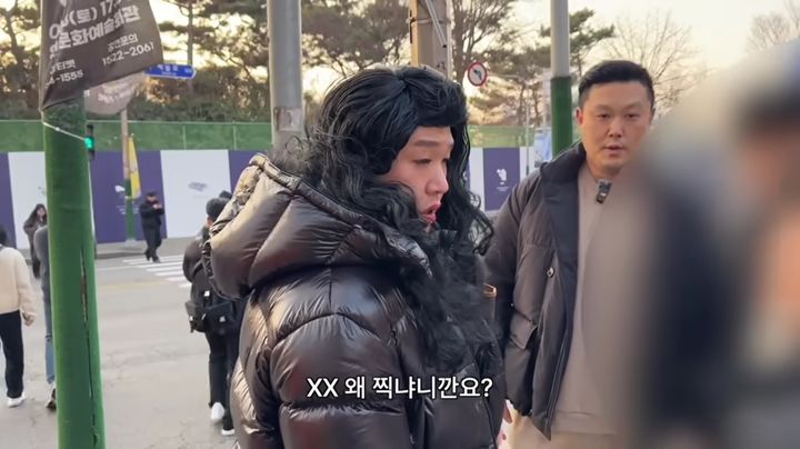 [서울=뉴시스] 종합격투기 선수 명현만이 길거리에서 흡연하던 중학생을 훈계하다 오히려 경찰에 신고당하는 상황이 벌어졌다. (사진=유튜브 '매드브로') *재판매 및 DB금지 *재판매 및 DB 금지