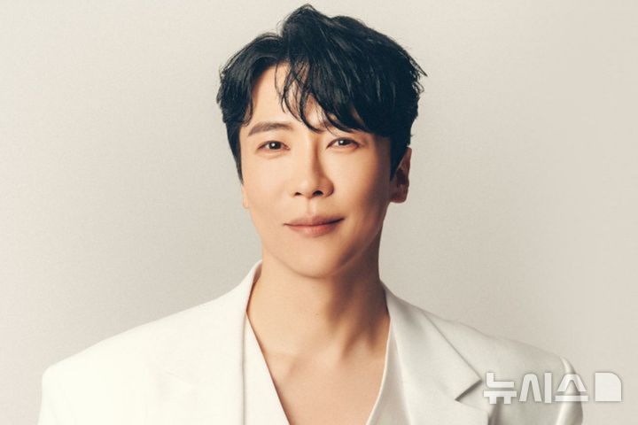 [포항=뉴시스] = 뮤지컬 배우 에녹. (출처=EMK ENT) 2026.03.30. photo@newsis.com