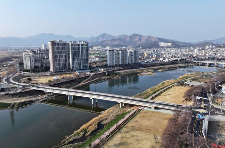 [밀양=뉴시스] 남천2교 전경. (사진=밀양시 제공) 2026.03.30. photo@newsis.com *재판매 및 DB 금지