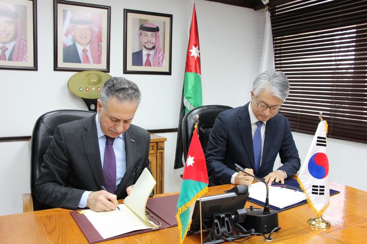 [서울=뉴시스] 한-요르단 경제무역협력협정 서명. (사진=외교부 제공) 2026.03.31 *재판매 및 DB 금지