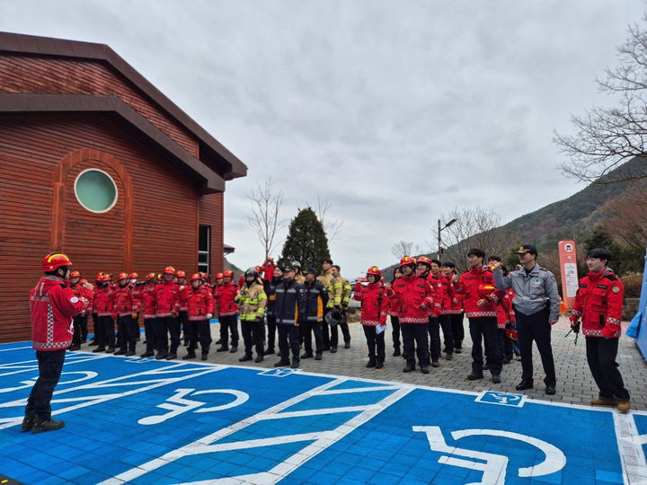 [진주=뉴시스] 경남 진주시 '산불진화·주민 대피훈련'. (사진=진주시 제공) 2026.03.31. photo@newsis.com *재판매 및 DB 금지