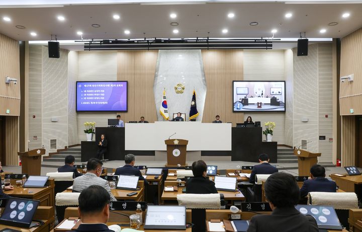 [당진=뉴시스] 충남 당진시의회가 31일 시의회 본회의장에서 127회 임시회 제3차 본회의를 갖고 4대 의회 공식 일정을 마무리하고 있다. (사진=당진시의회 제공) 2026.03.31. photo@newsis.com *재판매 및 DB 금지
