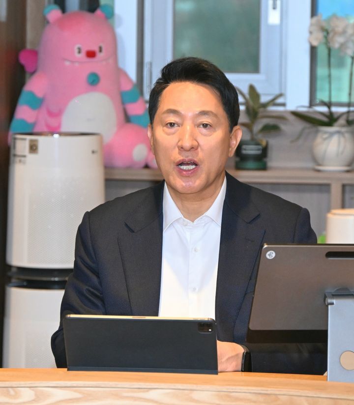 [서울=뉴시스] 오세훈 서울시장 3월 31일(화) 집무실에서 ‘중동상황 관련, 서울시 에너지 위기 극복 대책회의’를 주재하고 있다. 2026.03.31. (사진=서울시 제공) *재판매 및 DB 금지