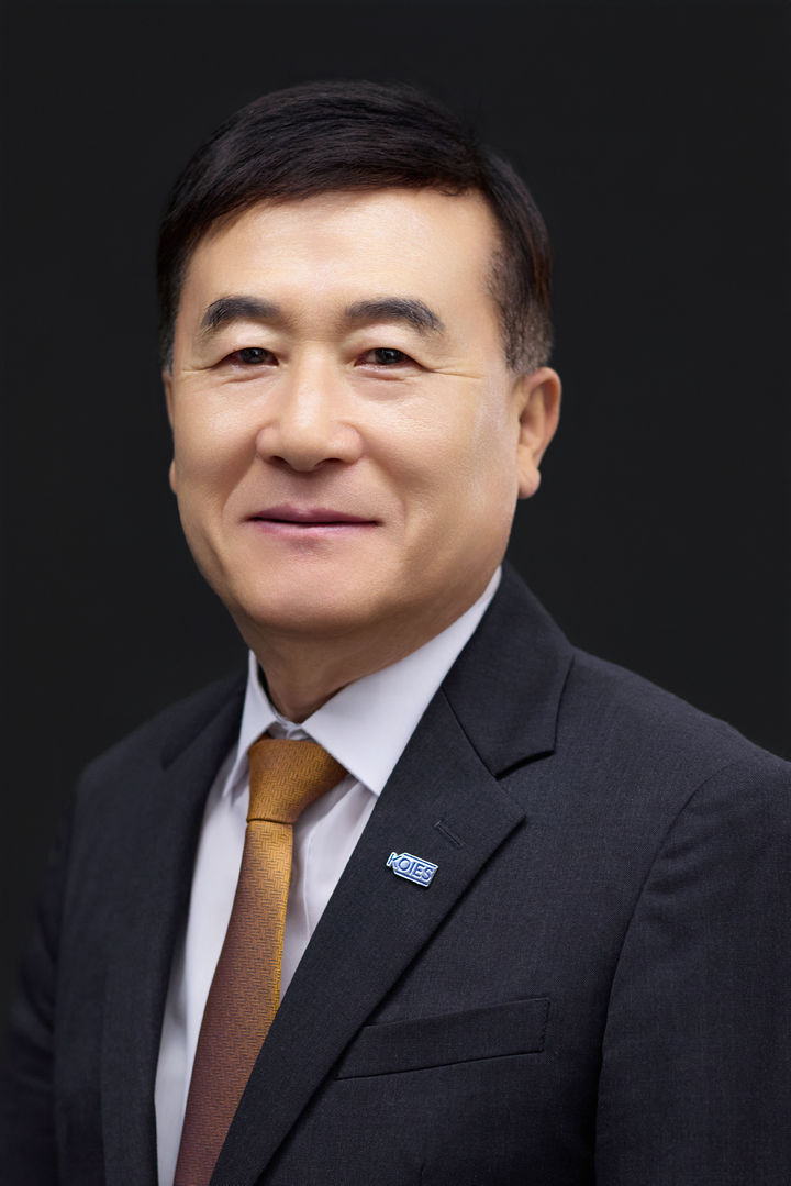 허성우 한국교육시설안전원 이사장 *재판매 및 DB 금지