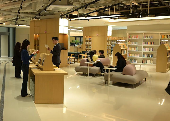 [뉴시스] 브라이튼 도서관 내부 사진. (사진=영등포구 제공) *재판매 및 DB 금지