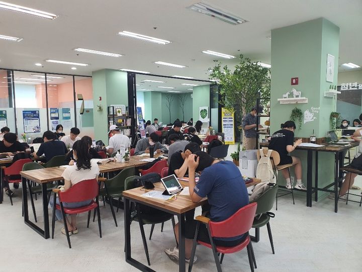 [울산=뉴시스] 울산 남구 청년일자리카페. (사진=울산 남구 제공) photo@newsis.com *재판매 및 DB 금지