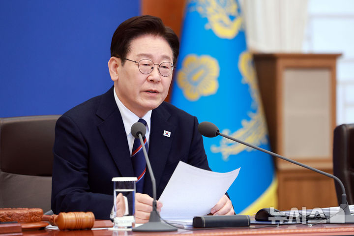 [서울=뉴시스] 고범준 기자 = 이재명 대통령이 31일 청와대에서 열린 국무회의에서 발언하고 있다. 2026.03.31. bjko@newsis.com