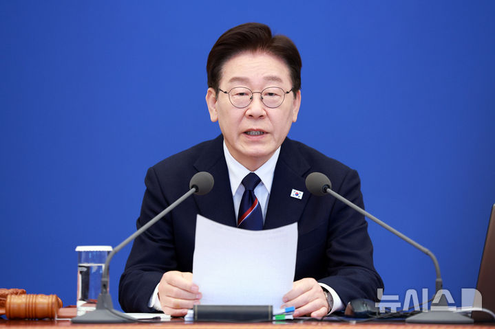 [서울=뉴시스] 고범준 기자 = 이재명 대통령이 31일 청와대에서 열린 국무회의에서 발언하고 있다. 2026.03.31. bjko@newsis.com