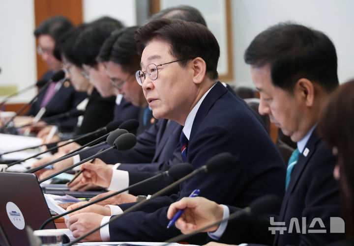 [서울=뉴시스] 고범준 기자 = 이재명 대통령이 31일 청와대에서 열린 국무회의에서 발언하고 있다. 2026.03.31. bjko@newsis.com