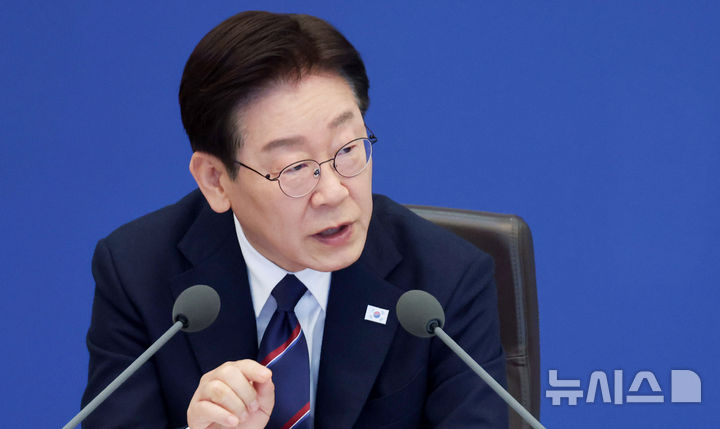 [서울=뉴시스] 고범준 기자 = 이재명 대통령이 31일 청와대에서 열린 국무회의에서 발언하고 있다. 2026.03.31. bjko@newsis.com