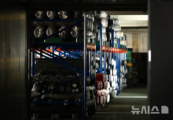 [안산=뉴시스] 김종택 기자 = 지난달 31일 경기 안산시 한 섬유공장 모습. 2026.04.09. jtk@newsis.com