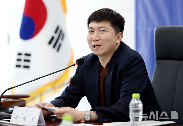 [서울=뉴시스] 김진아 기자 = 유승민 대한체육회장이 31일 서울 송파구 대한체육회에서 열린 제14차 이사회에서 인사말을 하고 있다. 2026.03.31. bluesoda@newsis.com