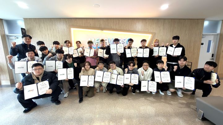 [대전=뉴시스] 한국폴리텍IV대학 대전캠퍼스 '대전시대학생홍보단' 위촉식 기념촬영. (사진=대전캠퍼스 제공) 2026.04.01. photo@newsis.com *재판매 및 DB 금지