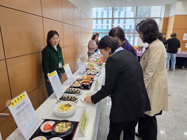 [용인=뉴시스] 농산물 원산지 톺아보기 전시 모습(사진=용인시 제공) *재판매 및 DB 금지