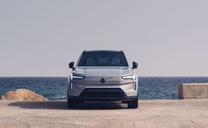 볼보자동차코리아가 차세대 순수 전기 플래그십 스포츠유틸리티차량(SUV) 'EX90'이 국내 공식 출시한다고 1일 밝혔다.(사진=볼보자동차코리아) *재판매 및 DB 금지