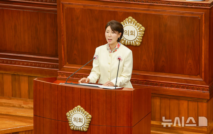 [과천=뉴시스] 자유발언 중인 우윤화 과천시 의회 시의원. (사진=본인 제공). 2026.04.01. photo@newsis.com