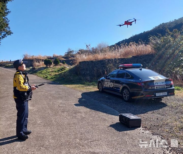 [제주=뉴시스] 제주자치경찰단 드론순찰대 자료 사진. (사진=제주자치경찰단 제공) 2026.04.01. photo@newsis.com