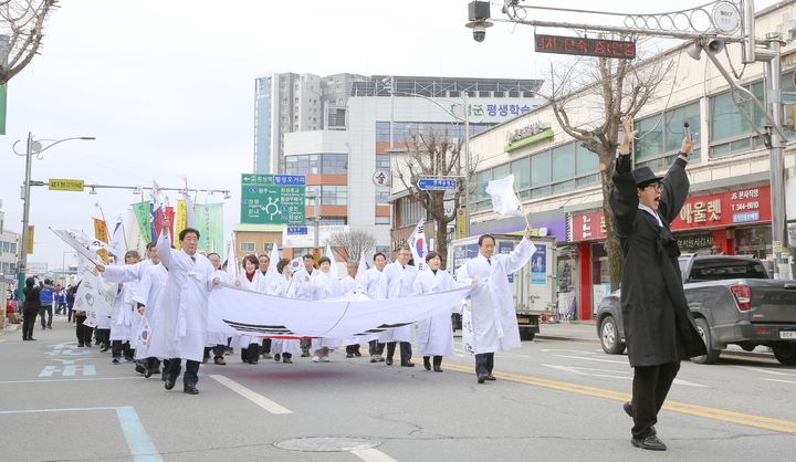 [횡성=뉴시스] 제107주년 4.1 횡성군민 만세운동 기념 행사가 횡성 일원 곳곳에서도 이어지고 있다. (사진=횡성군 제공) 2026.04.01. photo@newsis.com *재판매 및 DB 금지