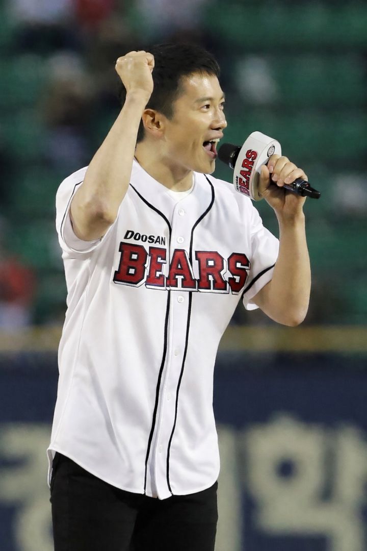 [서울=뉴시스] 지성. (사진=써패스이엔티, 두산베어스) 2026.04.01. photo@newsis.com *재판매 및 DB 금지