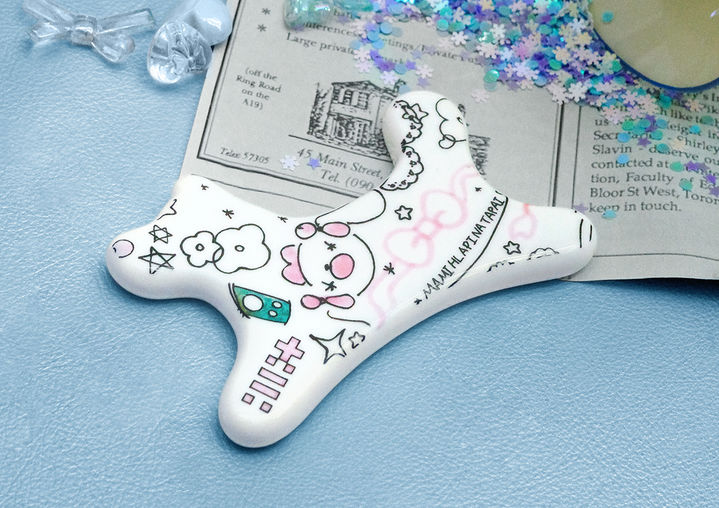 [서울=뉴시스] 아일릿 미니 4집 머치반 괄사 세라믹 오브제 버전. (사진 = 빌리프랩(하이브) 제공) 2026.04.01 photo@newsis.com *재판매 및 DB 금지