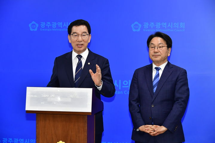 신정훈 후보와 강기정 후보. *재판매 및 DB 금지