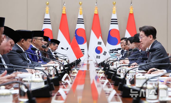 [서울=뉴시스] 고범준 기자 = 이재명 대통령이 1일 청와대에서 열린 한-인도네시아 확대 정상회담에서 발언하고 있다. 2026.04.01. bjko@newsis.com