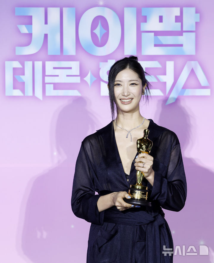 케이팝데몬헌터스 아카데미 수상 기념 간담회 참석한 이재