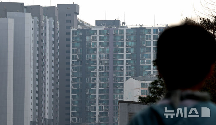 [서울=뉴시스] 최진석 기자 = 1일 서울 성북구 아파트 단지의 모습. 2026.04.01. myjs@newsis.com