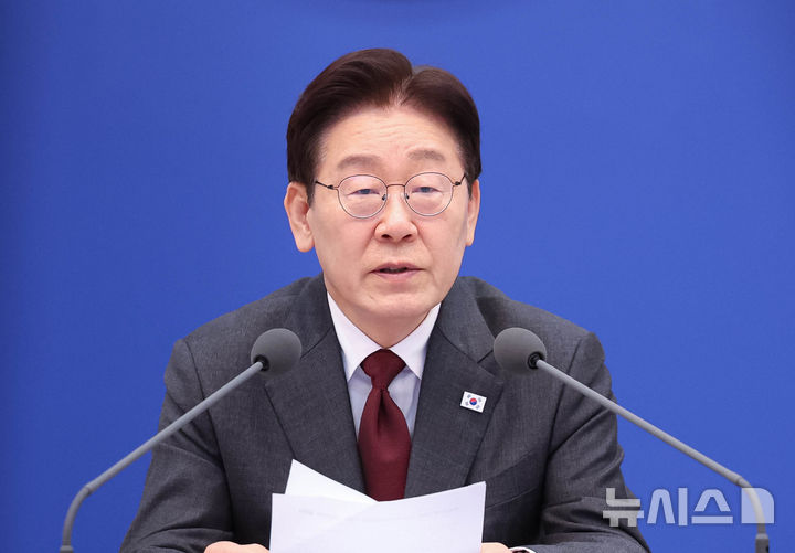 [서울=뉴시스] 최동준 기자 = 이재명 대통령이 1일 청와대에서 열린 비상경제점검회의에서 발언하고 있다. (청와대통신사진기자단) 2026.04.01. photocdj@newsis.com