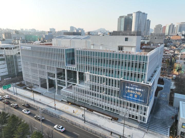 [서울=뉴시스] 서울시교육청 신청사 개청식이 열린 1일 서울 용산구 서울시교육청 신청사 모습. 서울시교육청은 지난달 45년간 사용하던 종로구 청사에서 용산구 청사로 이전했다. (사진=서울시교육청 제공) 2026.04.01. photo@newsis.com *재판매 및 DB 금지